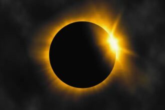 كسوف الشمس الحلقي 2026: "حلقة النار" تزين سماء القطب الجنوبي وتغيب عن المنطقة العربية
