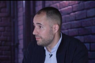 فران سوتو و"مجزرة البطاقات": قصة طرد 7 لاعبين في شوط واحد