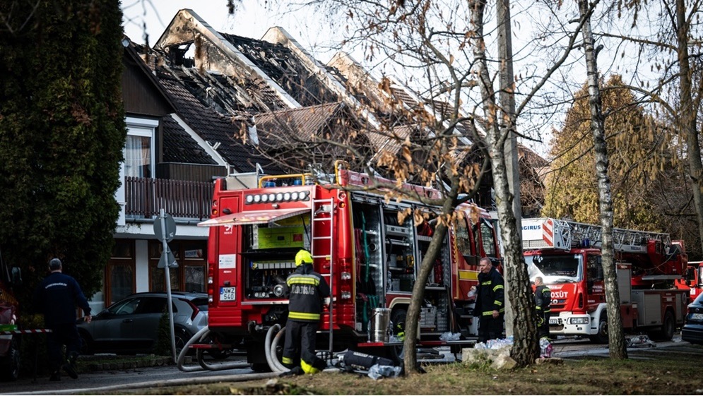 مأساة في ضواحي بودابست: حريق مروع يودي بحياة 3 أشخاص ويخلف عشرات المصابين