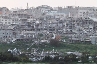 عباس يطالب برفع "المعوقات الإسرائيلية" أمام المرحلة الثانية من اتفاق غزة