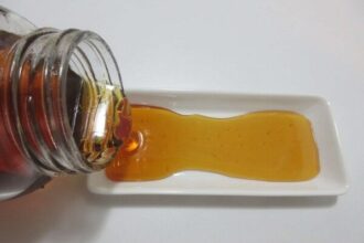 أسرار مذهلة خلف الستار.. سحب بوزن الجبال، بصمات في أفواهنا، وحياة النحل بـ "القطرة"!