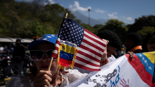 آلاف المتظاهرين في كراكاس يطالبون بالعفو عن السجناء السياسيين