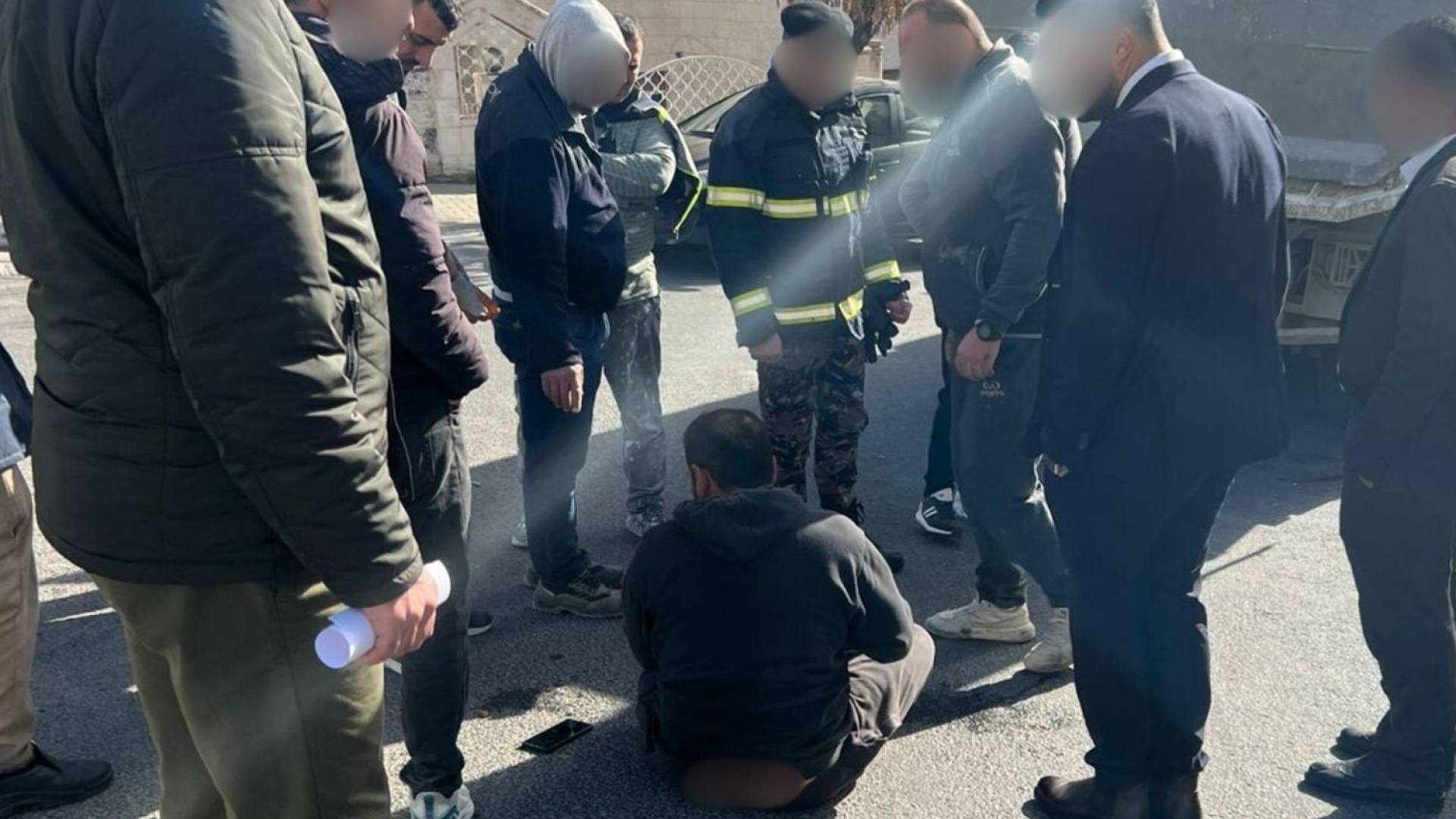 حادث دهس بشاحنة أمام فندق "الكندي"