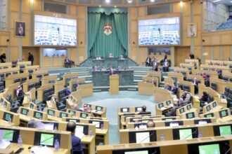 الأعيان يُقر "المعاملات الإلكترونية" وقوانين "الأوقاف" و"العدل" كما وردت من النواب