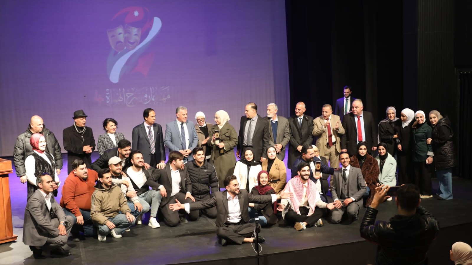 “بروكرست” و”نبض جراسيا” يقتسمان جائزة أفضل عرض بمهرجان مسرح الهواة