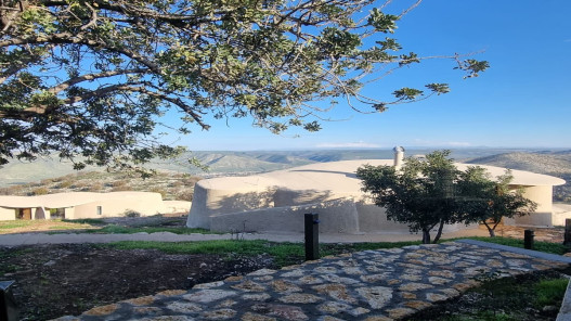 افتتاح نزل “يرموك لودج” في محمية اليرموك لتعزيز السياحة البيئية في شمال الأردن