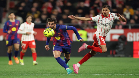 صورة حول : جيرونا يصعق برشلونة بـ "ريمونتادا" مثيرة.. ويمنح ريال مدريد صدارة الليغا جيرونا يصعق برشلونة بـ "ريمونتادا" مثيرة.. ويمنح ريال مدريد صدارة الليغا