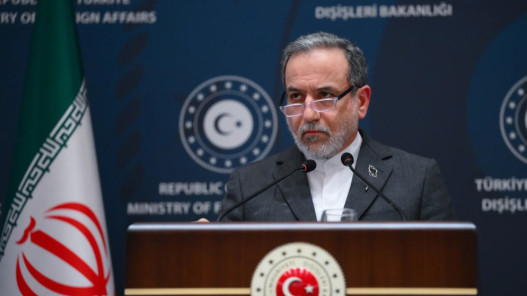 عراقجي يقود وفداً إيرانياً إلى جنيف لمواصلة المباحثات غير المباشرة مع واشنطن