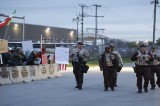 مسؤول أميركي يرفض تعديلات الديمقراطيين على وكالة الهجرة والجمارك