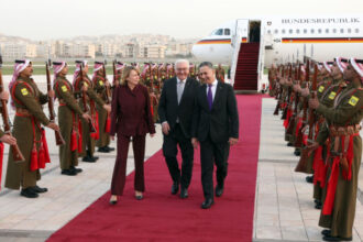 الرئيس الألماني فرانك-فالتر شتاينماير والسيدة الأولى يصلان عمان في زيارة رسمية
