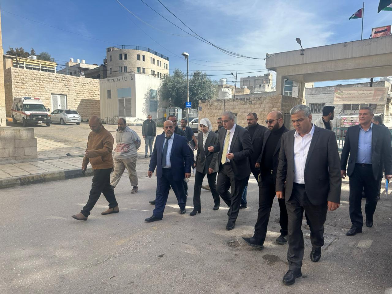 البدور يتفقد مبنى مستشفى الأميرة بسمة القديم ويزور المستشفى الجديد...