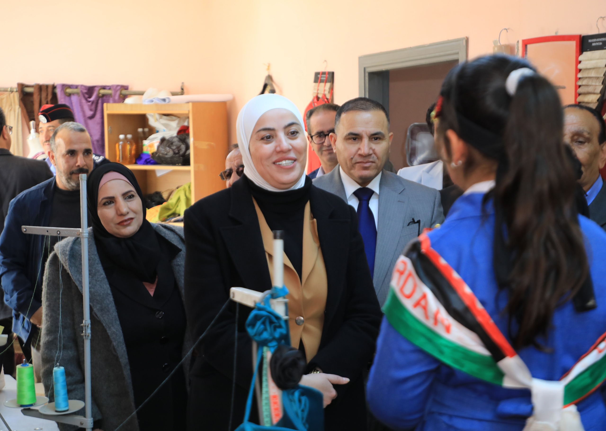 بني مصطفى توعز بدعم مشاريع وأسر محتاجة