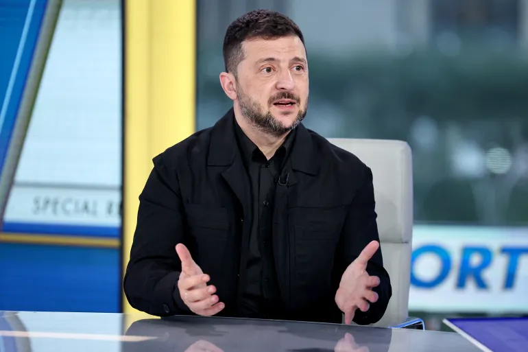 صورة حول : زيلينسكي: روسيا تشن هجمات جوية مكثفة على أوكرانيا زيلينسكي: روسيا تشن هجمات جوية مكثفة على أوكرانيا