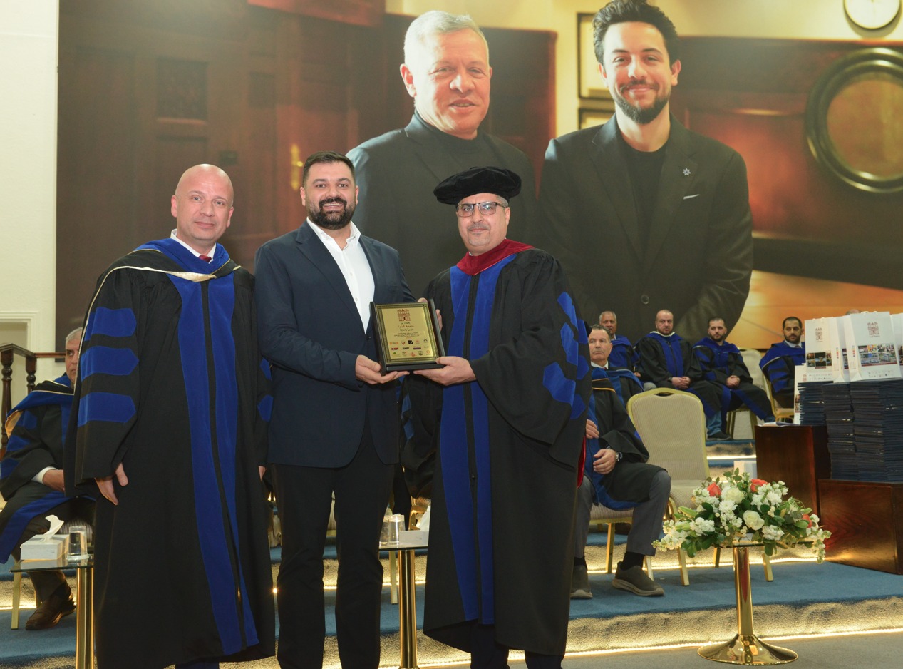 جامعة البترا تحتفل بتخريج الفصل الأول من الفوج الثاني والثلاثين وتحتفي بنجاح خريجيها