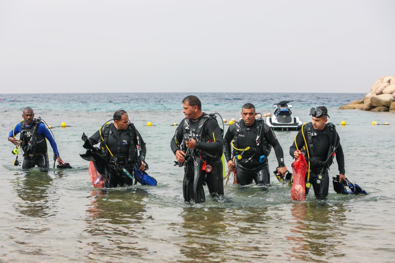 حملة مستمرة لحماية البيئة البحرية في العقبة بمشاركة الدفاع المدني