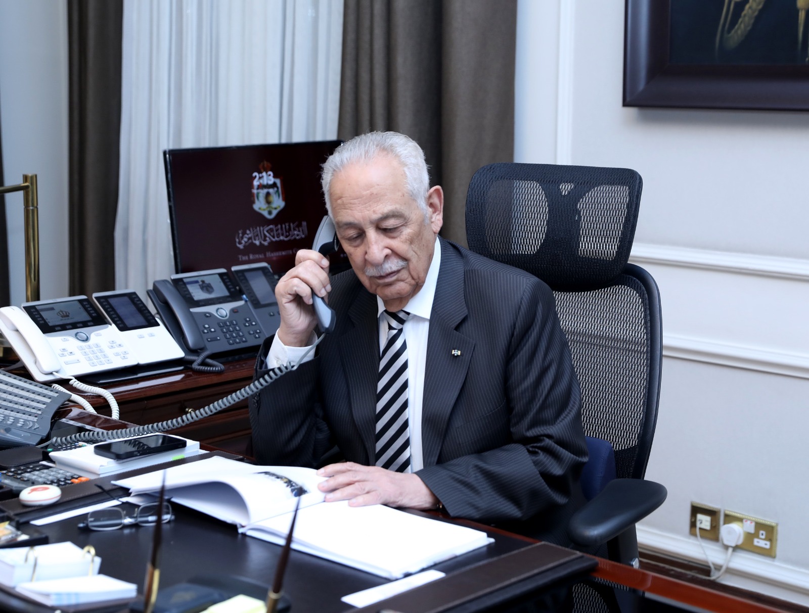 صورة حول : *مندوبا عن الملك وولي العهد ..العيسوي يعزي العجارمة وأبو عويمر* *مندوبا عن الملك وولي العهد ..العيسوي يعزي العجارمة وأبو عويمر*