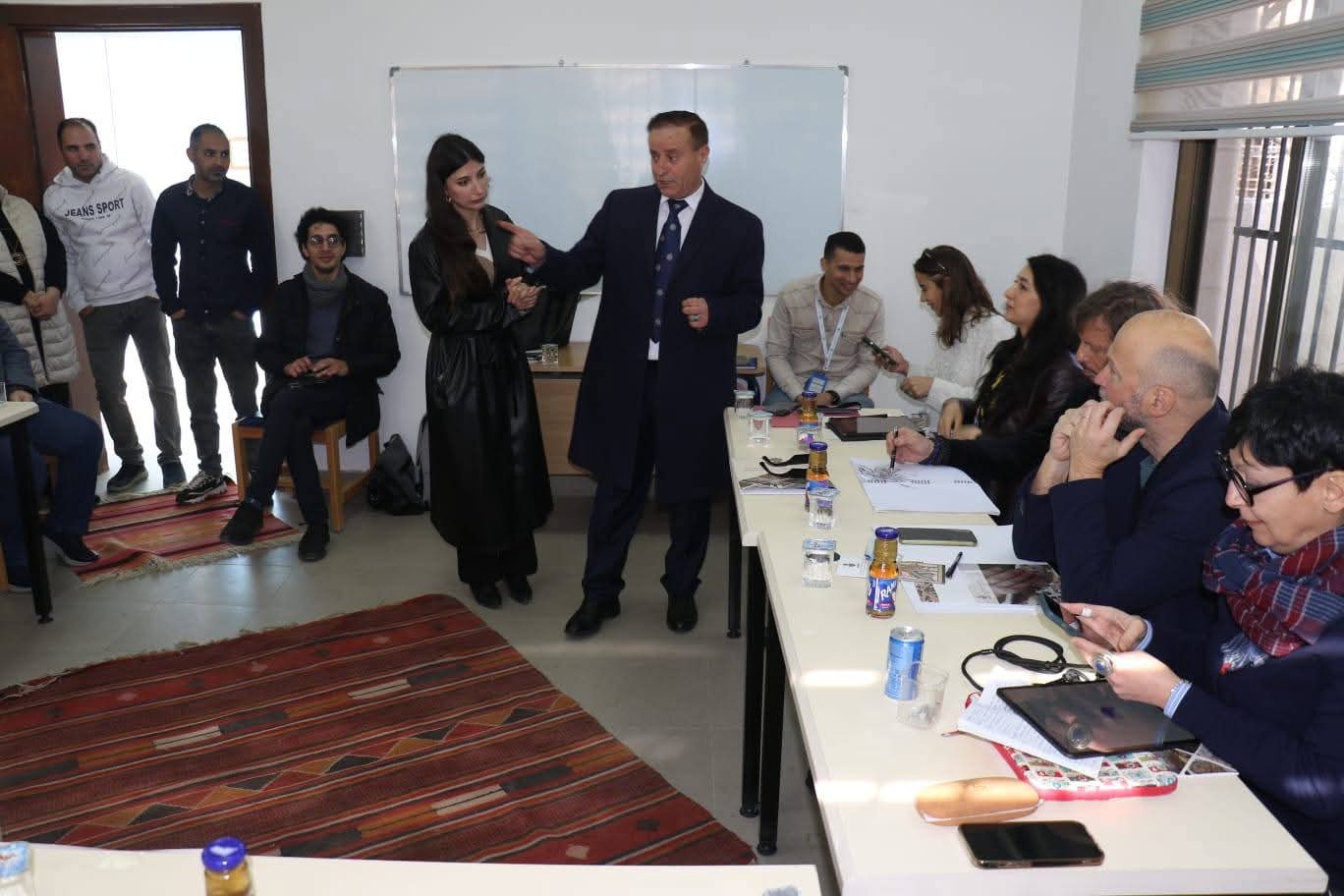 لجنة أكاديمية من جامعتي بولونيا ورافينا الإيطاليتين تزور معهد الفسيفساء