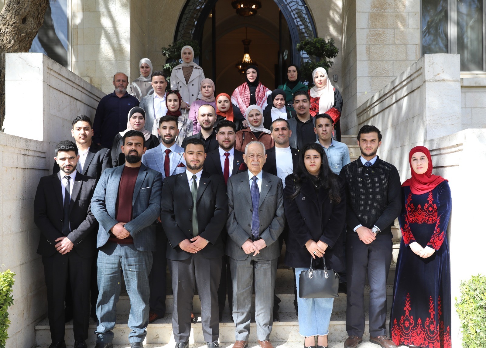 العيسوي يلتقي وفدين من سيدات البادية الجنوبية ومبادرة "أفق التغيير"