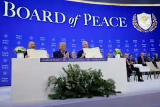 رئيس لجنة التكنوقراط الفلسطينية يشارك في اجتماع واشنطن