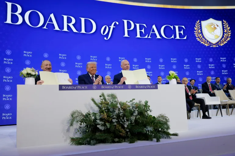 رئيس لجنة التكنوقراط الفلسطينية يشارك في اجتماع واشنطن