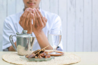 معهد الملك الحسين يقدم نصائح للحفاظ على الترطيب خلال رمضان