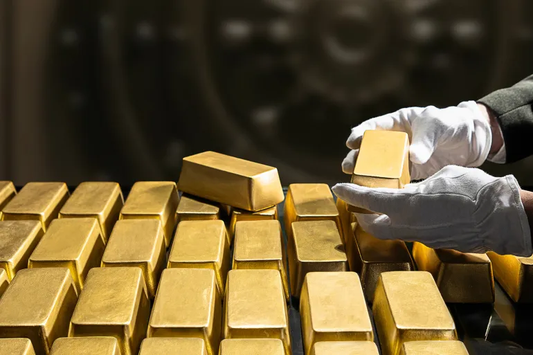 تراجع أسعار الذهب مع صعود الدولار وترقب بيانات التضخم