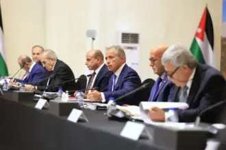 رئيس الوزراء: 85% إنجاز مشاريع الكرك وسنستكملها