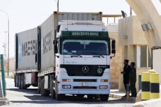 الدويري :إدخال شاحنات أردنية إلى تركيا عبر باب الهوى