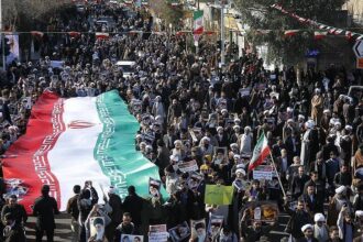 هتافات مناهضة للنظام تتجدد في طهران تزامناً مع تظاهرات حاشدة في الخارج