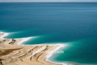 ما بين “Dead Sea” و"البحر الميت"… لا مكان للفقراء