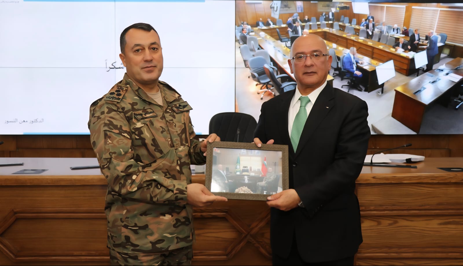 صورة حول : الرئيس التنفيذي لشركة البوتاس العربية: الإدارة الاقتصادية الكفؤة ركيزة أساسية في حماية منظومة الأمن الوطني الرئيس التنفيذي لشركة البوتاس العربية: الإدارة الاقتصادية الكفؤة ركيزة أساسية في حماية منظومة الأمن الوطني