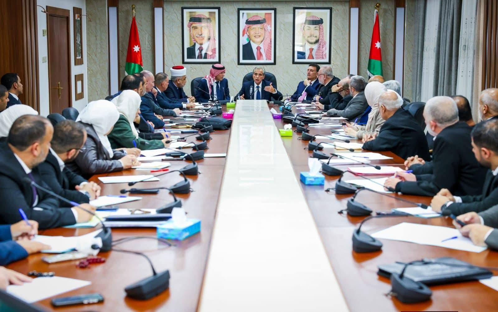 صورة حول : خلال لقاء مع رئيس الوزراء... نواب “العمل الإسلامي” يطالبون بسحب قانون الضمان وإجراء حوار وطني خلال لقاء مع رئيس الوزراء... نواب “العمل الإسلامي” يطالبون بسحب قانون الضمان وإجراء حوار وطني