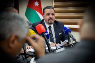 العمل النيابية تعقد مؤتمراً صحفيا حول قانون الضمان