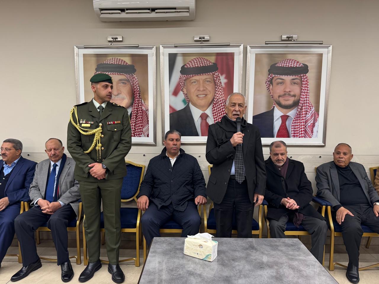 *مندوبا عن الملك وولي العهد.. العيسوي يعزي عشيرتي الزيود والكساسبة*