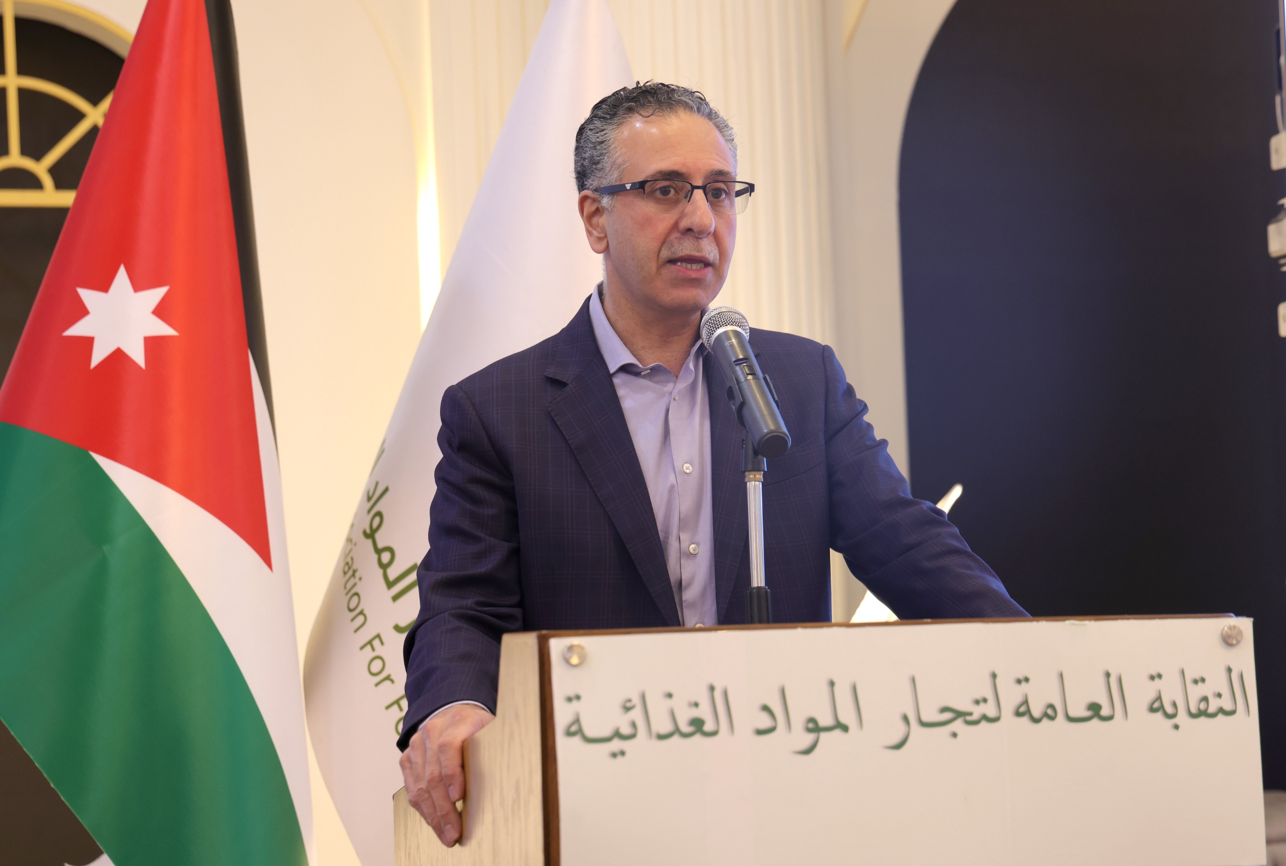 صورة حول : القضاة يؤكد انتظام سلاسل التوريد ووفرة السلع القضاة يؤكد انتظام سلاسل التوريد ووفرة السلع