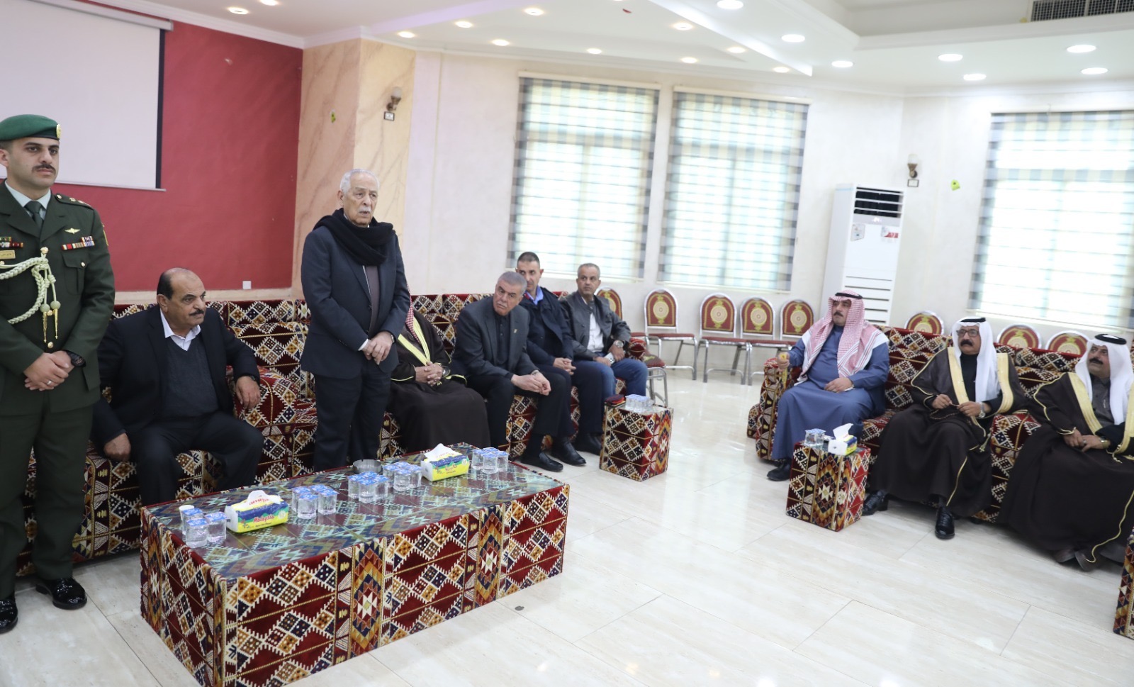 *مندوبا عن الملك وولي العهد...العيسوي يعزي عشيرة الصقور*