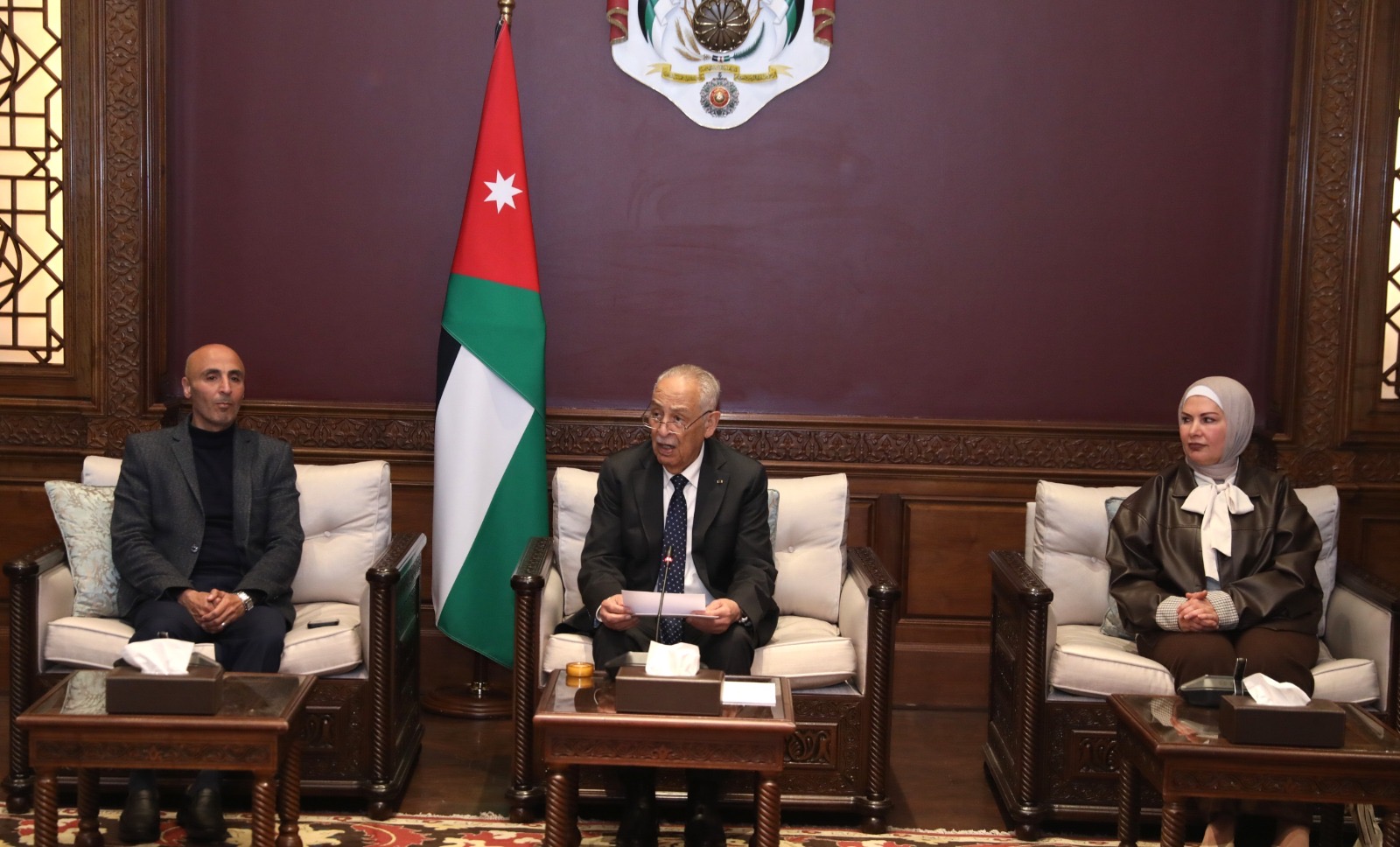 العيسوي يلتقي وفدا من مدرسة الملك عبدالله الثاني للتميز – فرع السلط