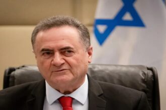 إسرائيل تهدد باغتيال أي خليفة لخامنئي