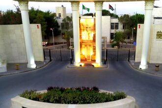 جامعة البترا تقود ابتكارًا علميًا لإنتاج ألبان معززة بالبكتيريا النافعة