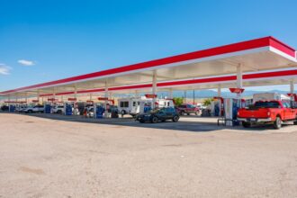 البيت الأبيض يدرس إجراءات أكثر جرأة لكبح ارتفاع أسعار الطاقة