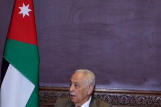 مندوبا عن الملك وولي العهد.. العيسوي يعزي المشاقبة وآل مراد