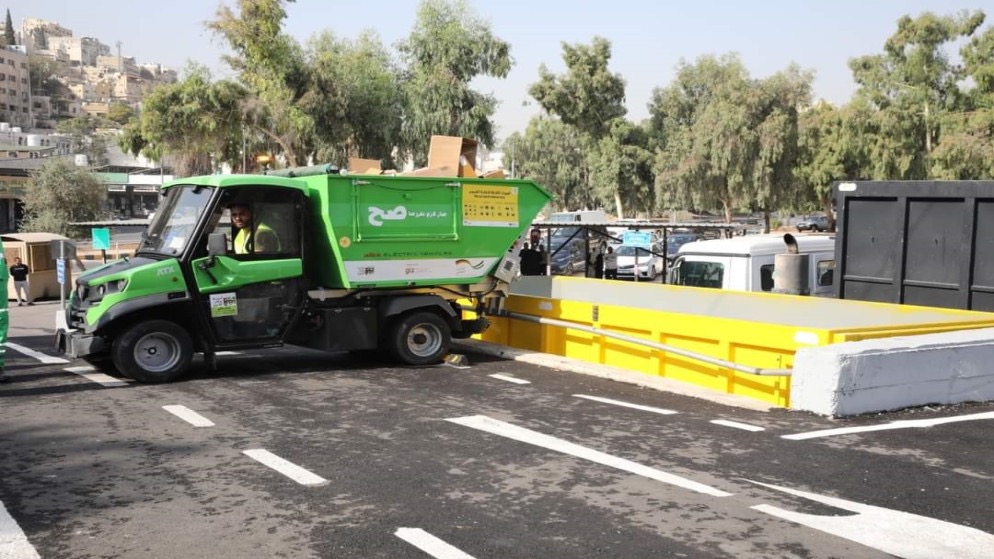 صورة حول : أمانة عمان تبدأ فرز النفايات العضوية تجريبياً في سوق رأس العين أمانة عمان تبدأ فرز النفايات العضوية تجريبياً في سوق رأس العين