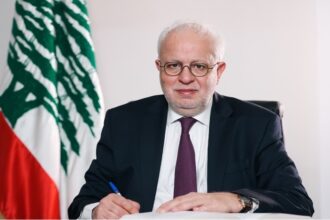 وزير العدل اللبناني يدرس ملاحقة الشيخ نعيم قاسم