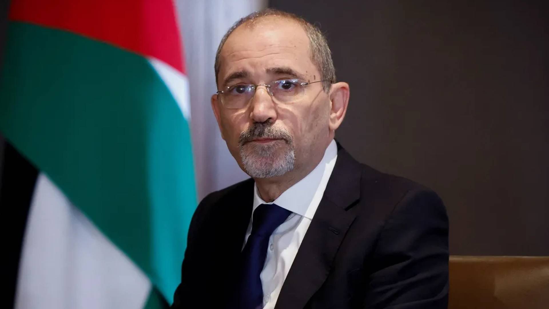 عاجل | الصفدي: الأردن يعمل بتنسيق مباشر مع الدول العربية