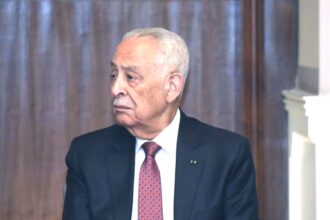 *العيسوي ينقل تعازي الملك وولي العهد لأسرة الراحل المؤرخ الفلسطيني الدكتور وليد الخالدي*