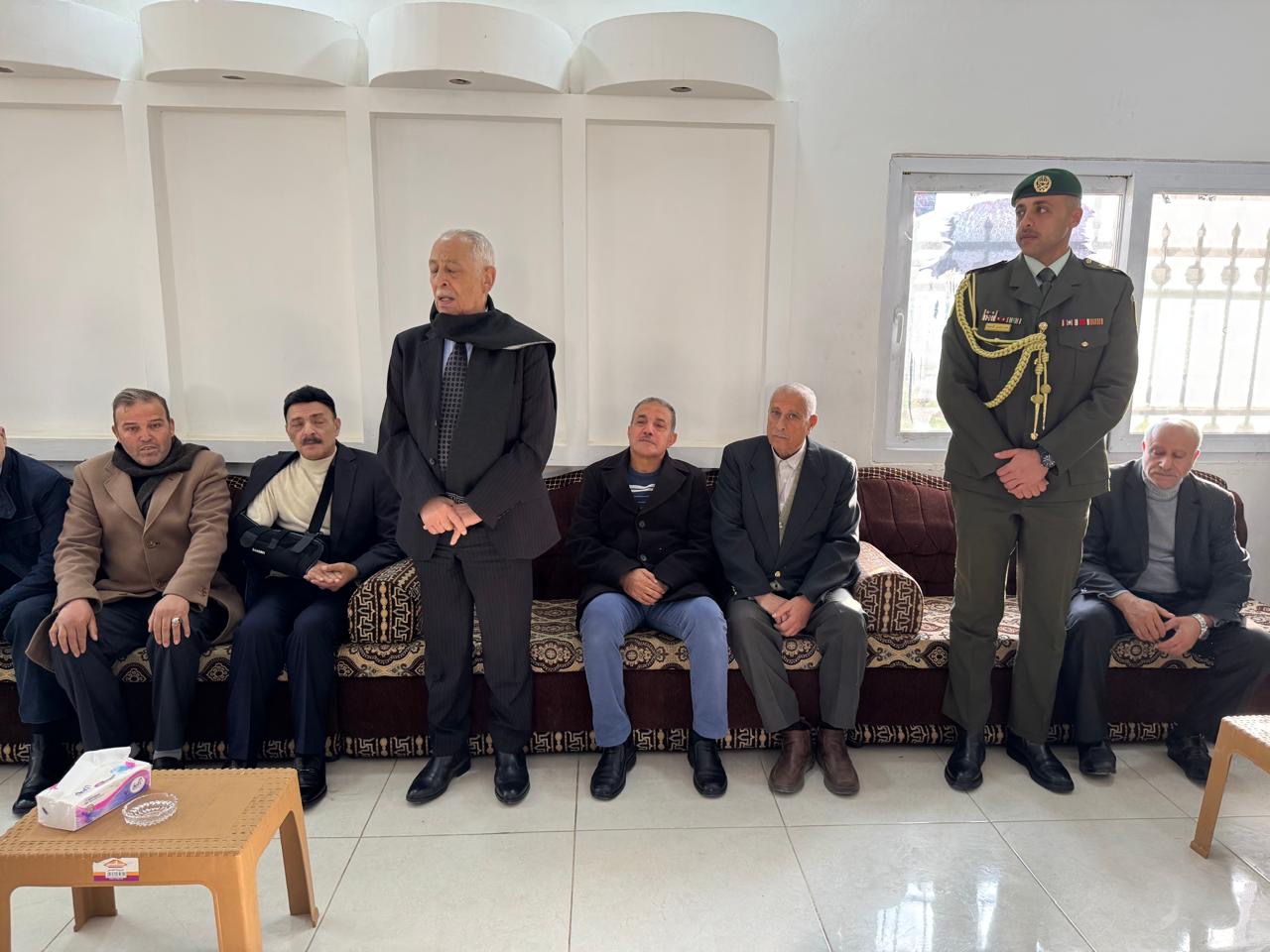 *مندوبا عن الملك وولي العهد.. العيسوي يعزي عشيرتي الزيود والكساسبة*