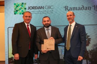 تكريم البنك الأردني الكويتي كأول بنك في الأردن يحصل على شهادة "إيدج" للأبنية الخضراء