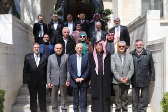 *العيسوي يلتقي وفدا من الجمعية الأردنية للمحافظة على التراث – السلط*