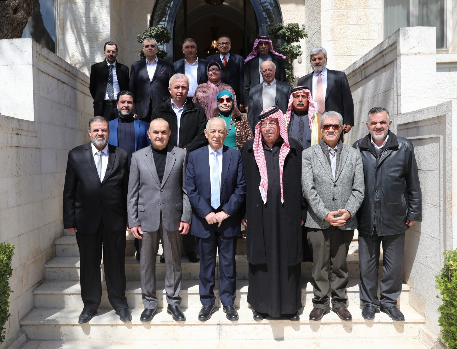 *العيسوي يلتقي وفدا من الجمعية الأردنية للمحافظة على التراث – السلط*
