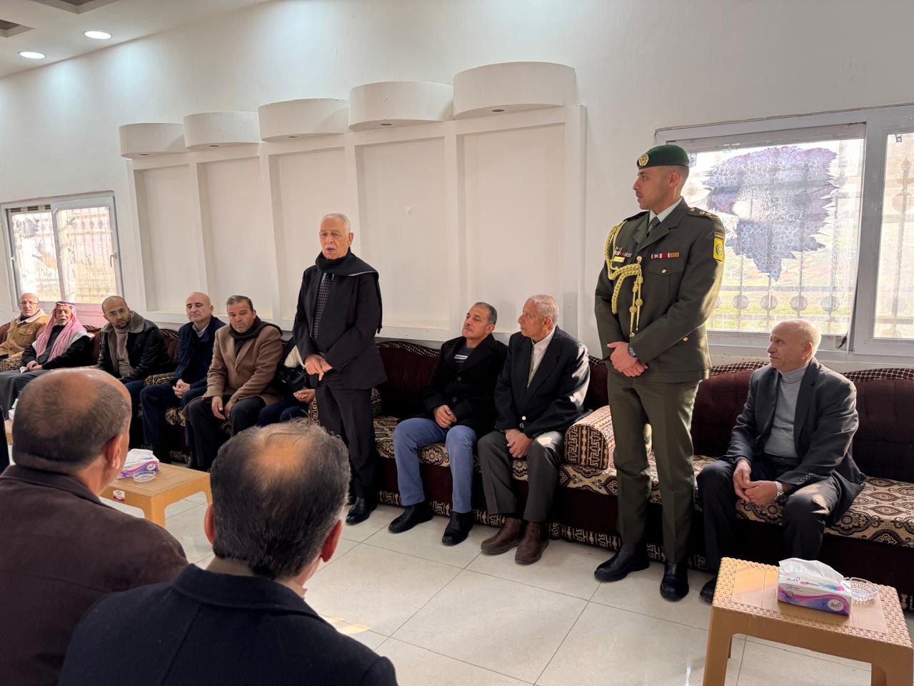 *مندوبا عن الملك وولي العهد.. العيسوي يعزي عشيرتي الزيود والكساسبة*